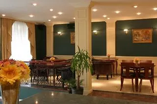 Iztok Hotel